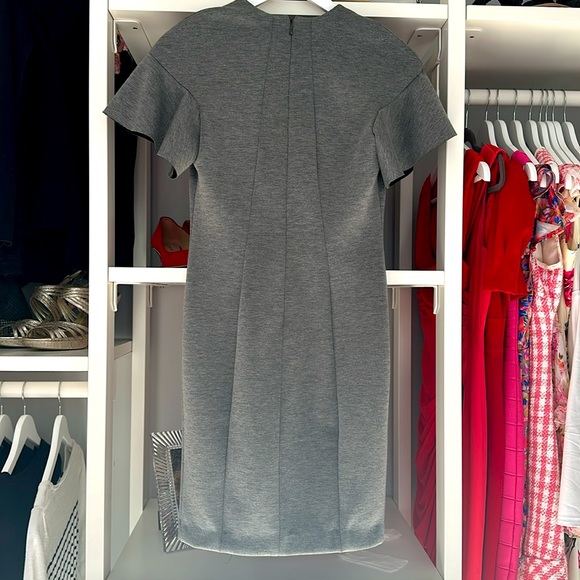 Elie Tahari gray, structured sheath dress with flutter sleeves - Picture 6 of 7